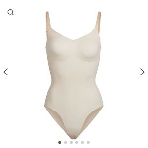 SKIMS body suit in Sand xxs/xs